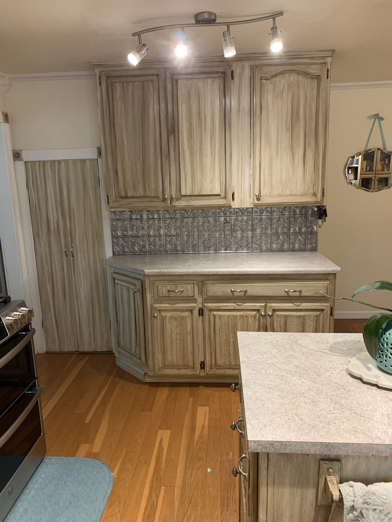 Finished California farmhouse kitchen after an architecture-led renovation